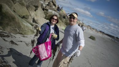 Cleanup volunteers, courtesy Diana Schaller